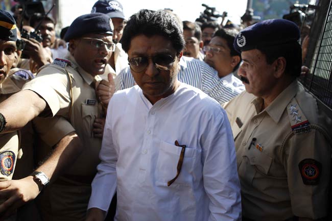 Mumbai Police detain Raj Thackeray