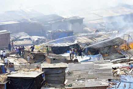 State may legalise Mumbai slums, Babus wary