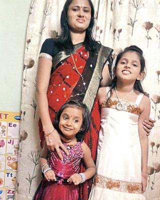 After Sonali left with her lover, Shridhar killed his two daughters Shraddha (9) and Saidei (5)