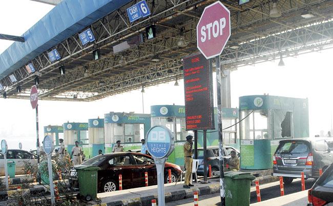 Policy recommends a digital system at tollbooths to keep count of the number of vehicles. It also proposes round-the-clock video surveillance of the functioning of toll plazas and mandates display of information such as duration of collection, project cost, contractor and other financial details. File pics