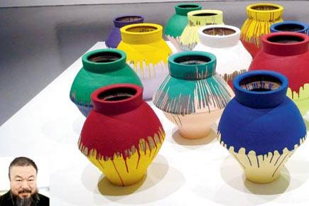 US artist smashes $1 million vase at Miami art museum