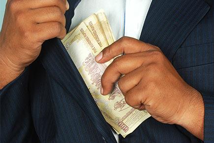 Mumbai crime: 'Smooth talker' conned Rs 2 lakh from bank customers
