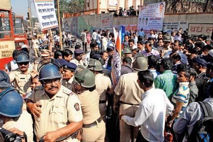 Resolute Pune cops stop MNS rasta roko in its tracks