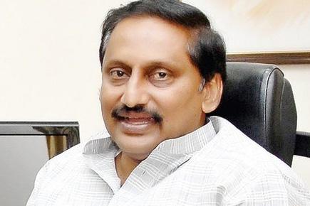 Andhra Pradesh Governor accepts Chief Minsiter Kiran Kumar Reddy's resignation 