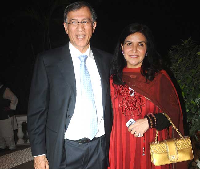 Niranjan Hiranandani with his wife 