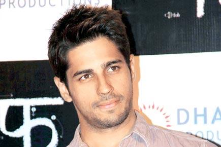 Sidharth Malhotra gets a surprise from 'Hasee Toh Phasee' makers on his birthday