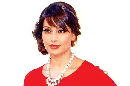 I want to be with someone who won't clip my wings: Bipasha