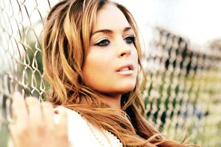Lindsay Lohan denies link-up rumours; says she's single