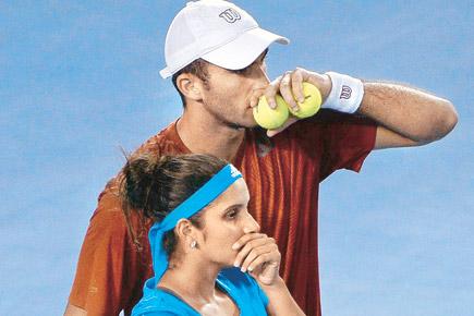 Sania-Horia look set to win mixed doubles title