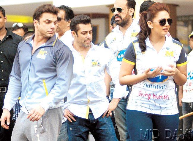 Sohail Khan, Salman Khan and Huma Qureshi.