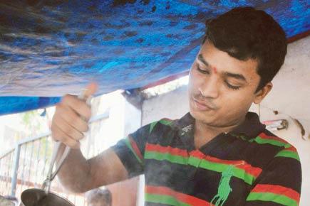 Tea vendor, Ashok Patil will run at the Mumbai Marathon