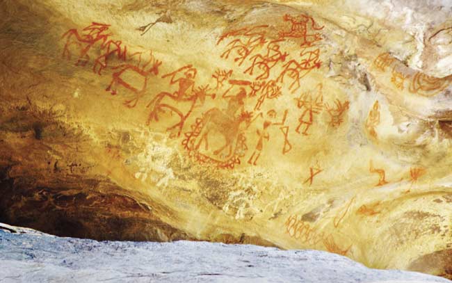 The rock shelters in Bhimbetka have paintings which are over 30,000 years old, drawn with vegetable colours  