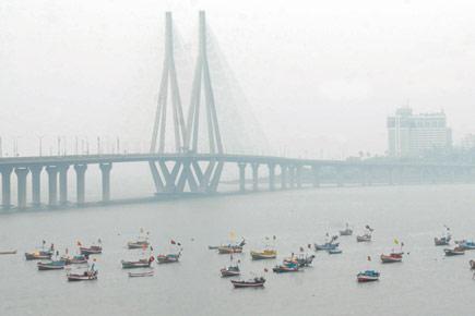 Grey Monday: Mumbai wrapped in invisibility cloak