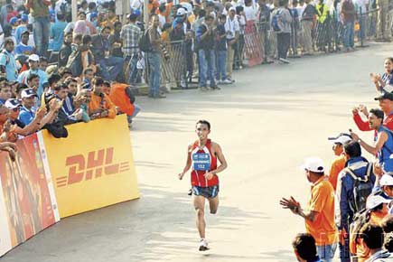 Mumbai Marathon: Poetry in motion and poultry in motion