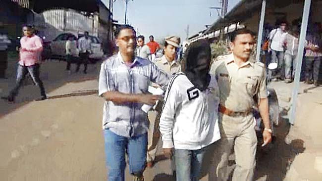 Rahul Gajanan Tumbda (20) was arrested yesterday for allegedly raping and murdering a 12-year-old girl in Vasai