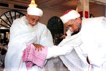 Late Syedna's half-brother gets threat mails, SMSes