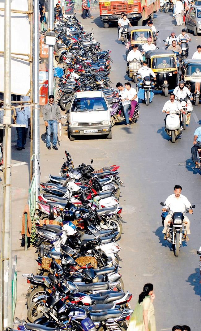 Relief for two-wheelers? Republican Party of India corporator Siddharth Dhende claims that since public transport in the city is not up to the mark, many use two-wheelers to get to places. He suggests that parking  remain free for two-wheelers. File Pic