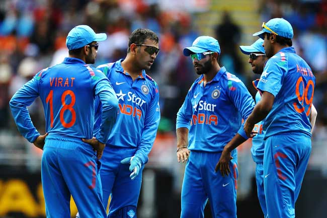 MS Dhoni with Indian teammates