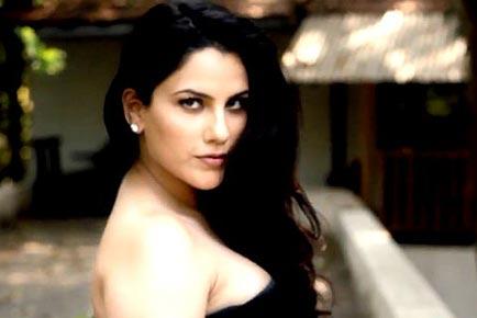 Teaser of actress Kashish Singh photo shoot