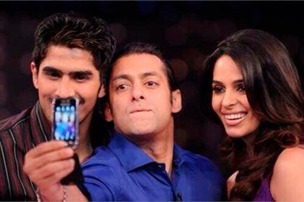 Bollywood's obssession with selfies!