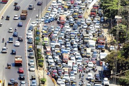 Repair Dindoshi flyover in time or face legal action, traffic cops tell MSRDC