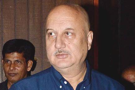 Anupam Kher to undergo surgery for cyst