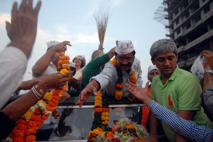 Kejriwal apologizes for quitting, seeks fresh election 