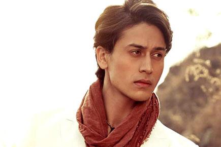 Tiger Shroff wows students with his 'Heropanti'