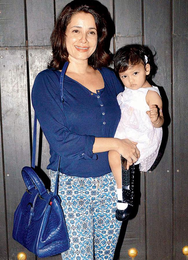 Actress-turned-jewellery designer Neelam made her first public appearance with daughter Ahana 