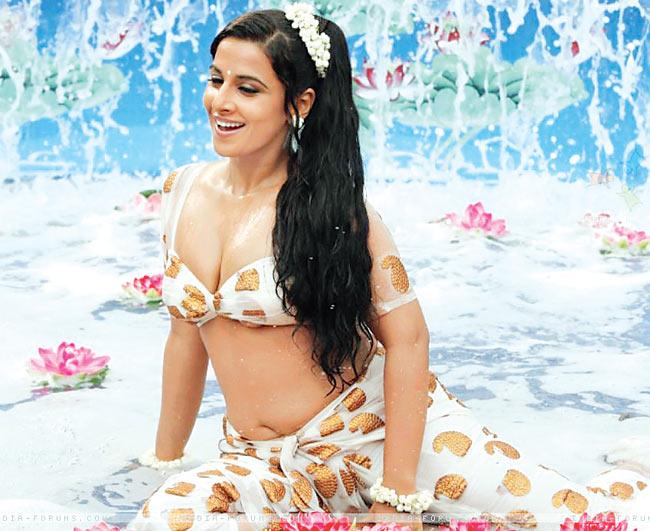 Vidya Balan wore 100 different outfits in The Dirty Picture (2011)