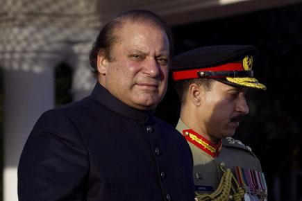 Nawaz Sharif arrives in India, says he is carrying a message of peace