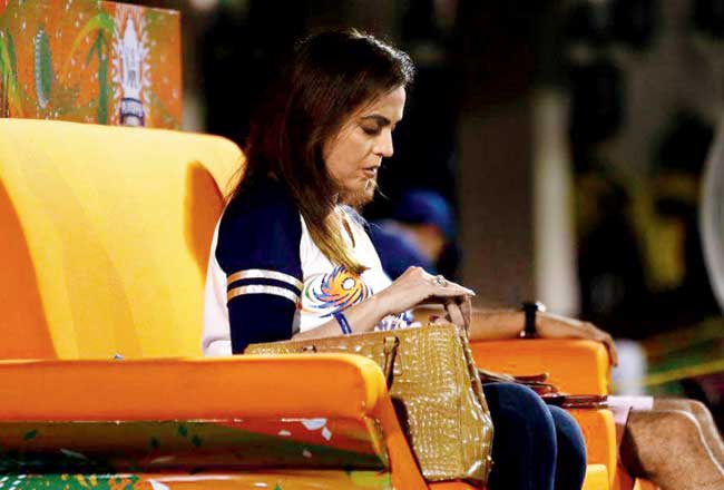 MI owner Nita Ambani looks dejected after the loss to CSK. Pic/IPL