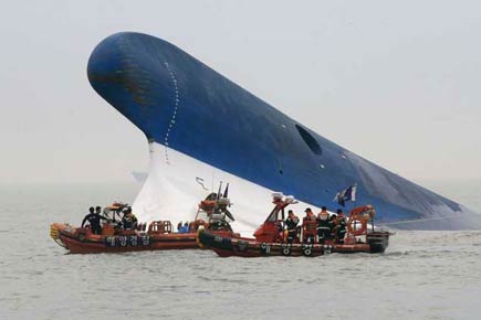 Toll rises to 259 in South Korean ferry sinking
