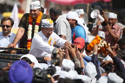Lok Sabha Elections 2014: Kejriwal's family, BJP leaders will have to leave Varanasi 