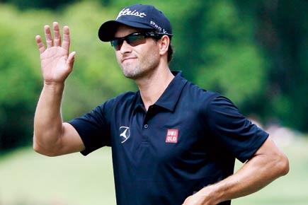 Adam Scott takes over from Tiger Woods without fuss