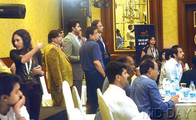 Franchises bid for players at the Pro Kabaddi League auction yesterday at Grand Central ITC, Parel. Pic/Pradeep Dhivar