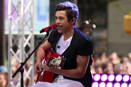Austin Mahone sings an acoustic version of Shadow