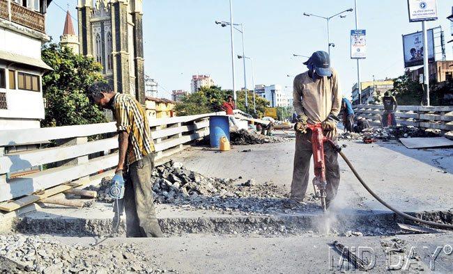 40 labourers worked in each 8-hour shifts to repair the bridge
