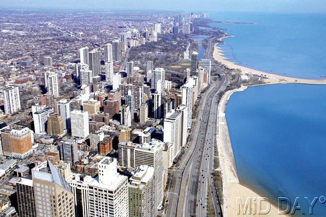 A view of the famous Chicago skyline and Lake Michigan