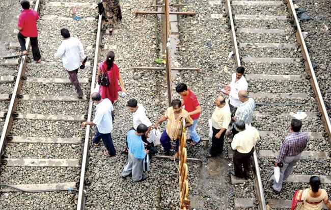 According to a Mumbai Rail Vikas Corporation (MRVC) official, most of these locations are around slums, where people end up crossing the tracks, regardless of the situation. File pic