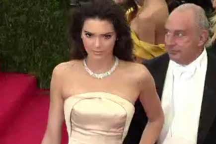 Kendall Jenner arrives at red carpet of 'MET Gala' 2014