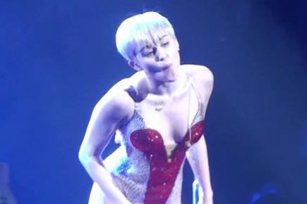 Miley Cyrus asks fans to smoke weed