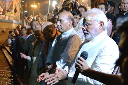 Narendra Modi propitiates gods in Varanasi