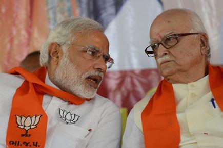 Narendra Modi meets L.K. Advani, steps up discussions over government formation 