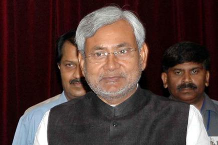 Nitish refuses to budge, Manjhi to be new Bihar CM 