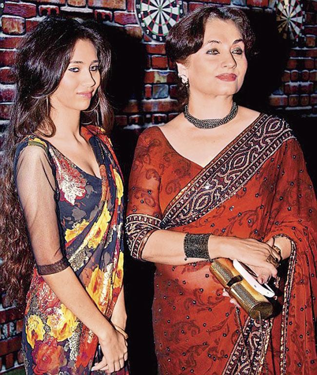 Sasha (left) and Salma Agha