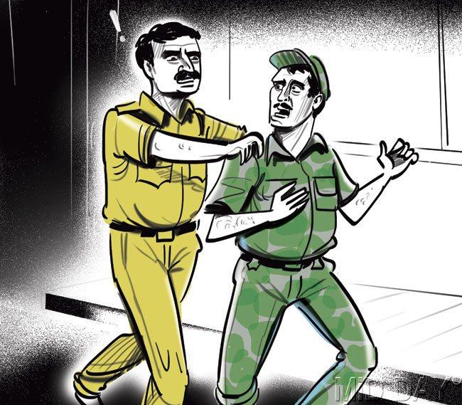 An alert beat marshal from Vanrai police station notices him moving around suspiciously and takes him into custody. Yadav reveals the whole chain of events. He is later handed over to the Nirmal Nagar police station