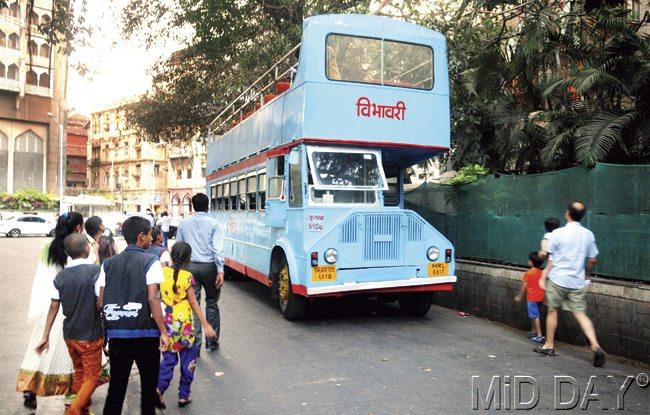 The MTDC open deck bus arrives for the start of the Mumbai darshan at Gateway of India. Pics/Bipin Kokate