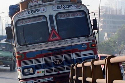 10 killed, 8 hurt as truck hits vehicles on Gujarat highway 