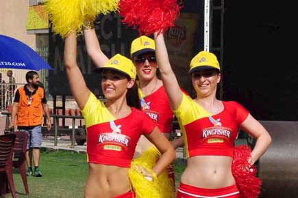 SHAMEFUL! Spectators misbehave with CSK cheerleaders in Ranchi